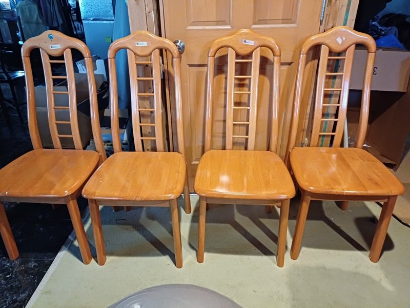 4 Chairs (3).jpg